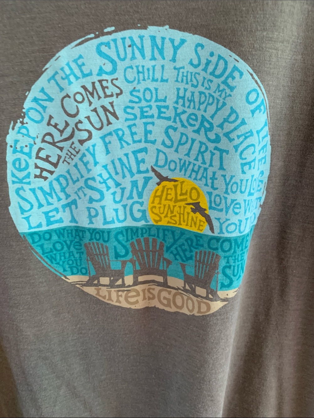 Life Is Good Gray “Here Comes The Sun”Short-Sleeve Tee w Blue & Yellow Graphic